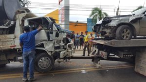 3 vehicles collided across from Supermercado Pola Sosua