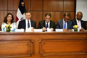 Efforts to legalize around 300,000 Dominicans