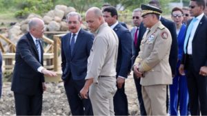 President Medina inaugurates Santiago Botanical Garden