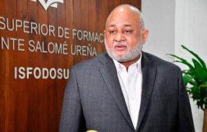 Education Minister explains the distance learning model