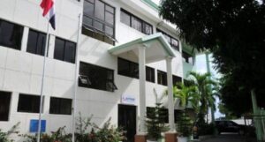 Nobody can use sirens, police horns or police lights