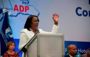 Contest to choose new teachers after majority of teachers fail written test