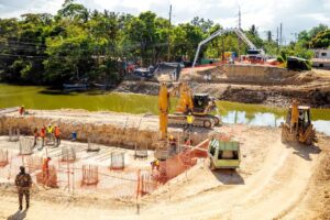 The progress on building a new bridge over the Camú River in Cangrejos